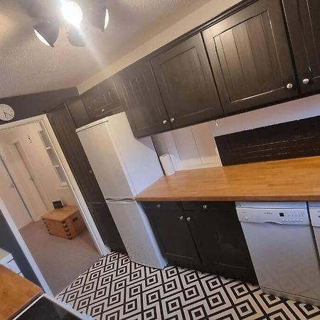 Spacious Self Contained Flat In Superb Location Lymington Zewnętrze zdjęcie
