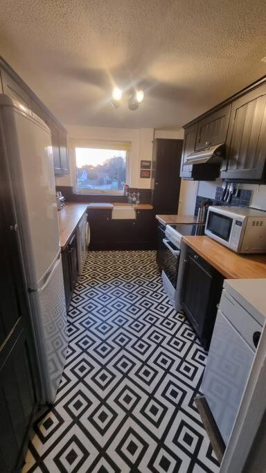 Spacious Self Contained Flat In Superb Location Lymington Zewnętrze zdjęcie
