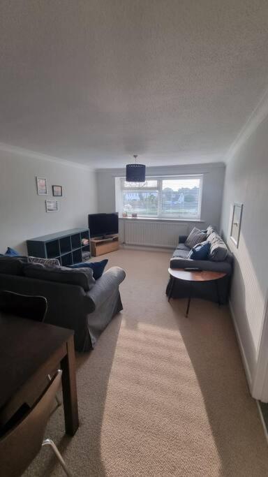 Spacious Self Contained Flat In Superb Location Lymington Zewnętrze zdjęcie